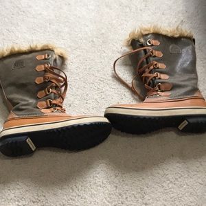 Sorel winter boots.